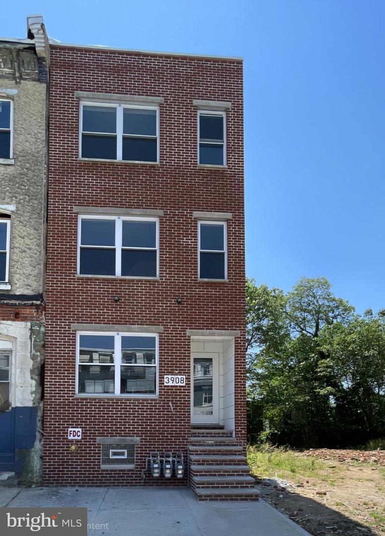 3908 FAIRMOUNT AVE Property Photo 1