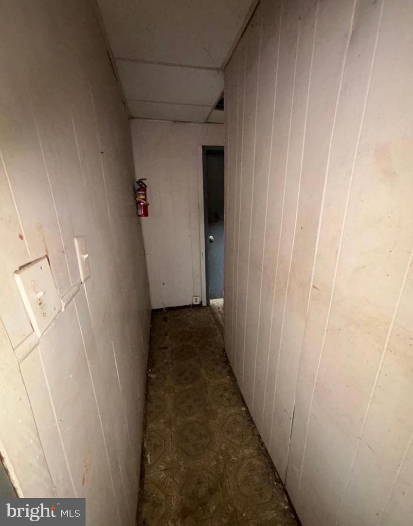 3141 Richmond St Property Photo 4