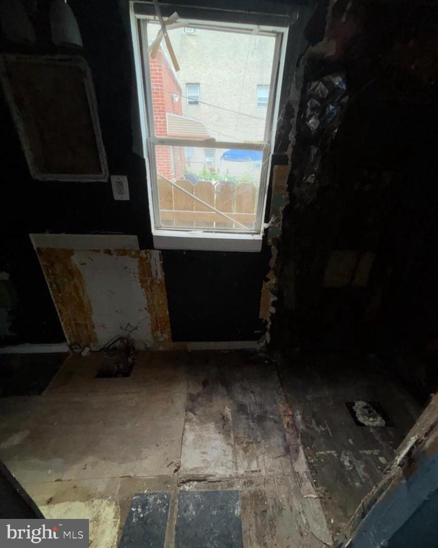 3141 Richmond St Property Photo 18
