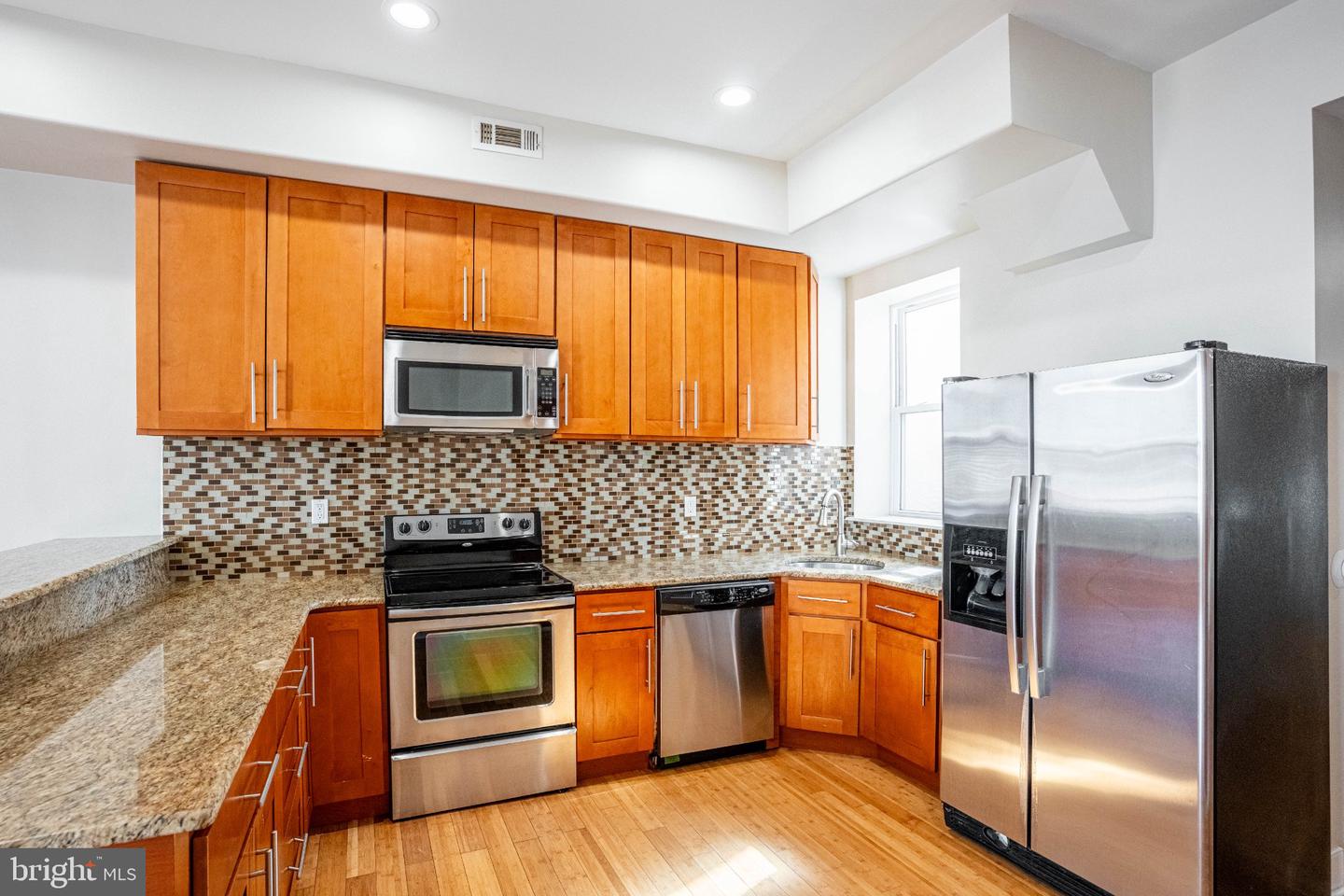 1916 W Girard Ave #2 Property Photo 4