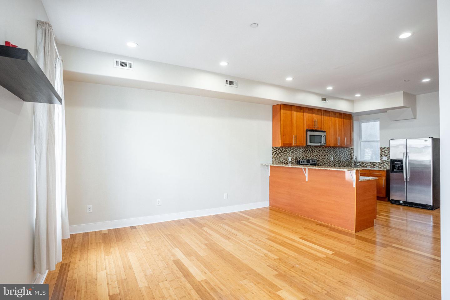 1916 W Girard Ave #2 Property Photo 7