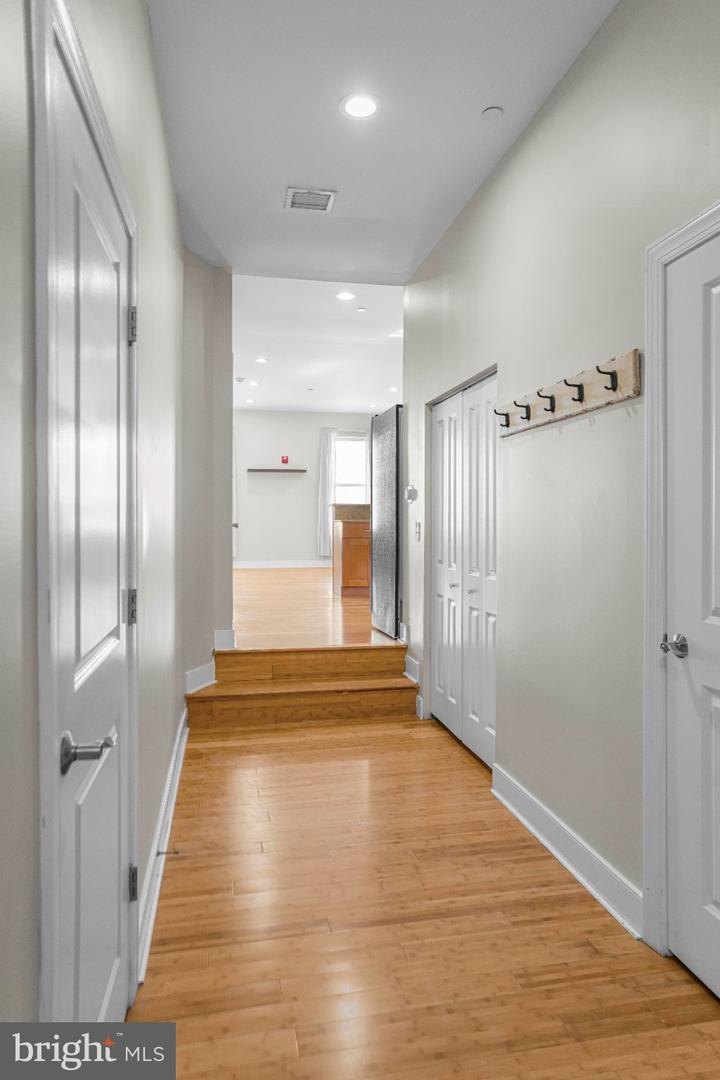 1916 W Girard Ave #2 Property Photo 8