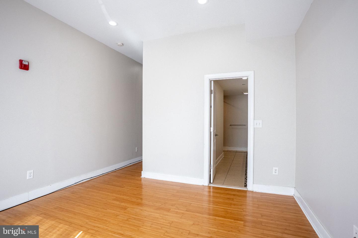 1916 W Girard Ave #2 Property Photo 10