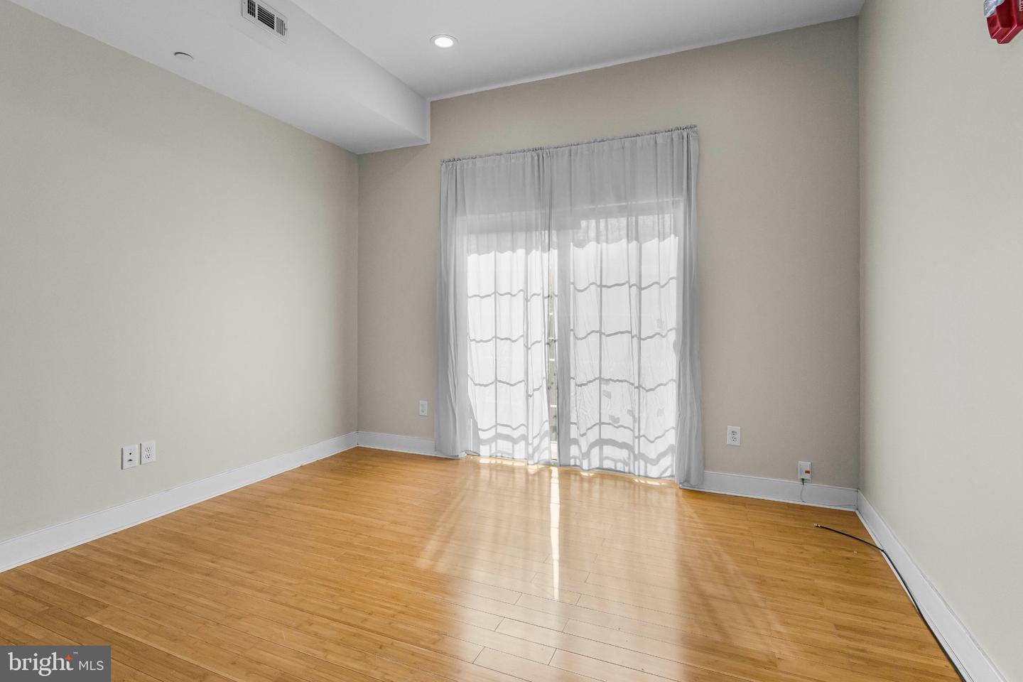 1916 W Girard Ave #2 Property Photo 11