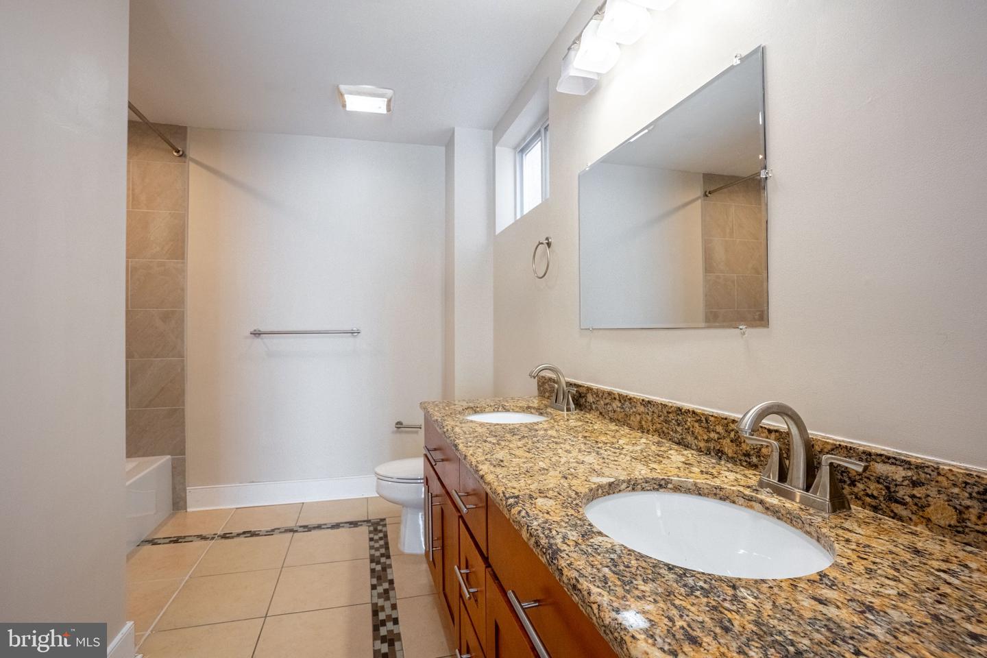 1916 W Girard Ave #2 Property Photo 14