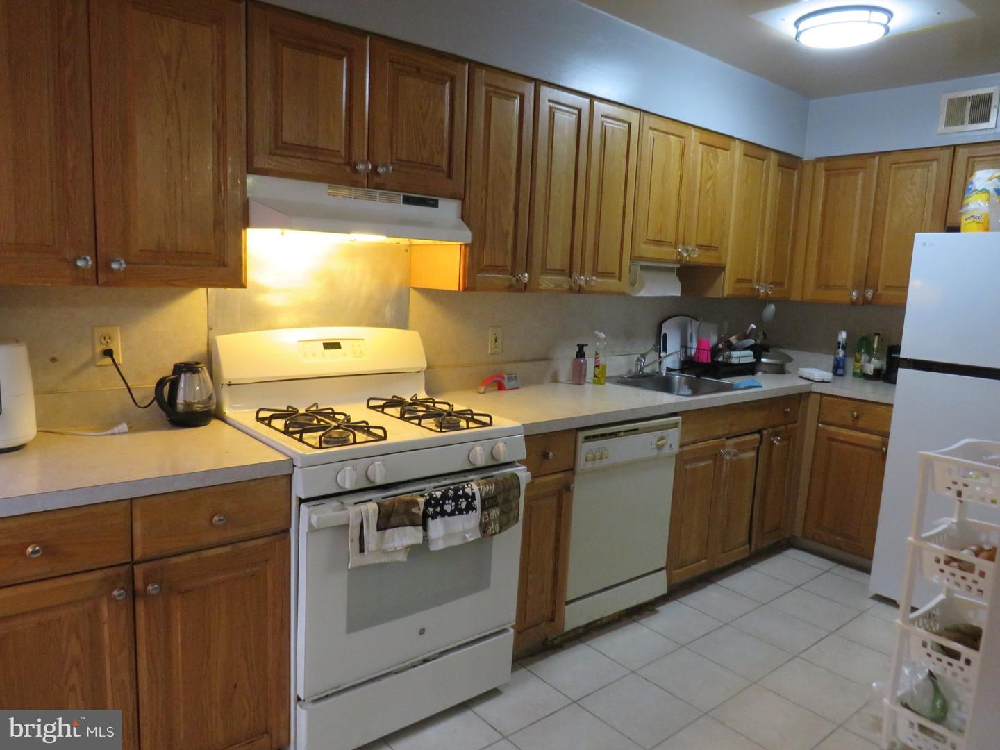 232 E Fariston Dr Property Photo 5