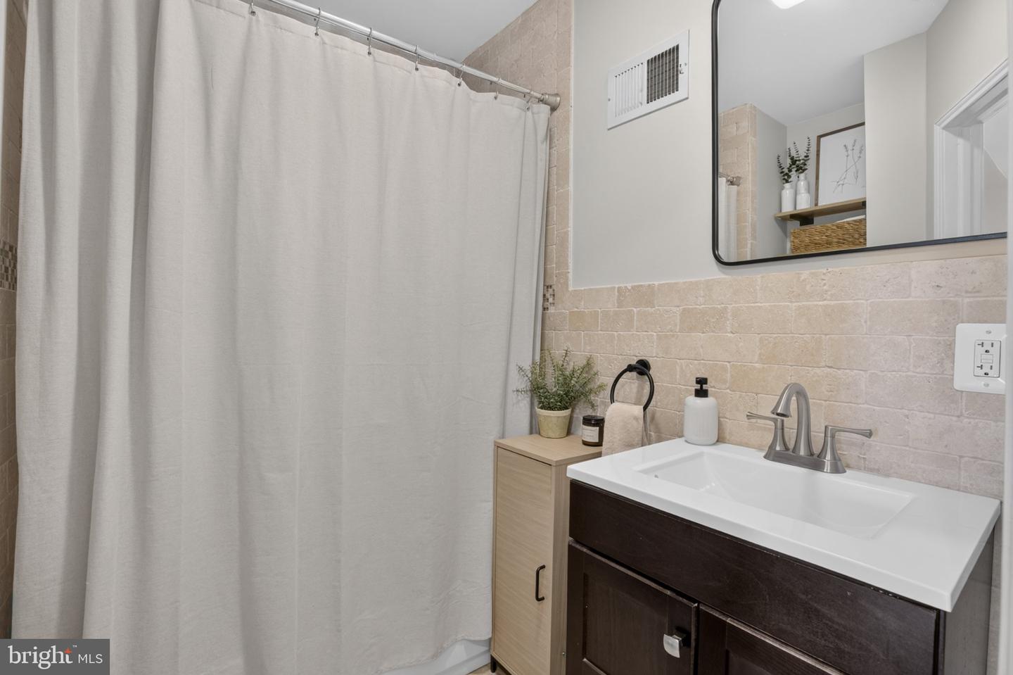 4353 Fleming St Property Photo 27