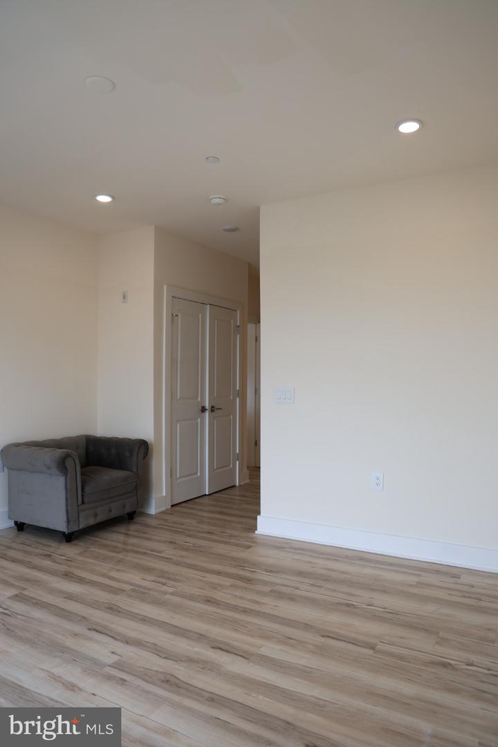 1148 N 2nd St #5f Property Photo 5