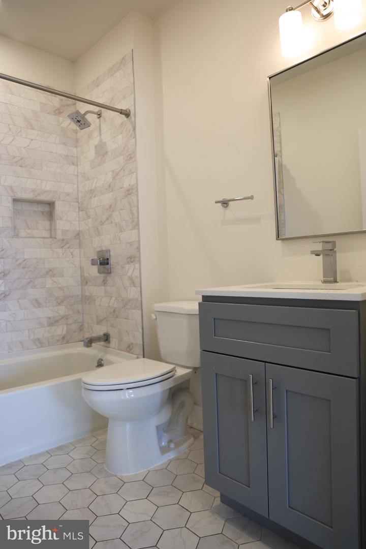 1148 N 2nd St #5f Property Photo 16