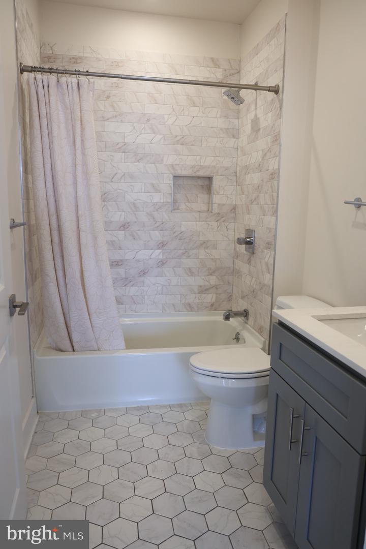 1148 N 2nd St #5f Property Photo 17