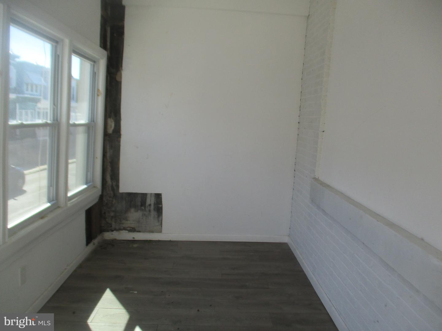 4840 N Franklin St Property Photo 3