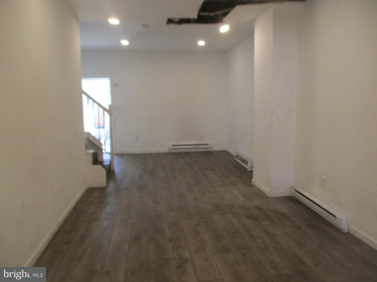 4840 N Franklin St Property Photo 4