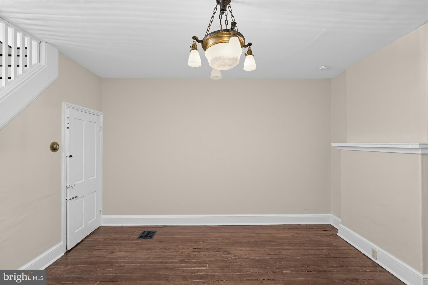 135 Dawson St Property Photo 5
