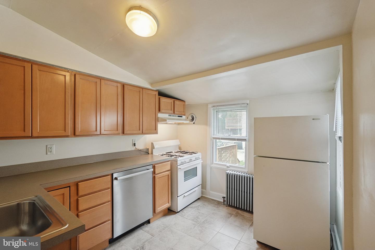 135 Dawson St Property Photo 8