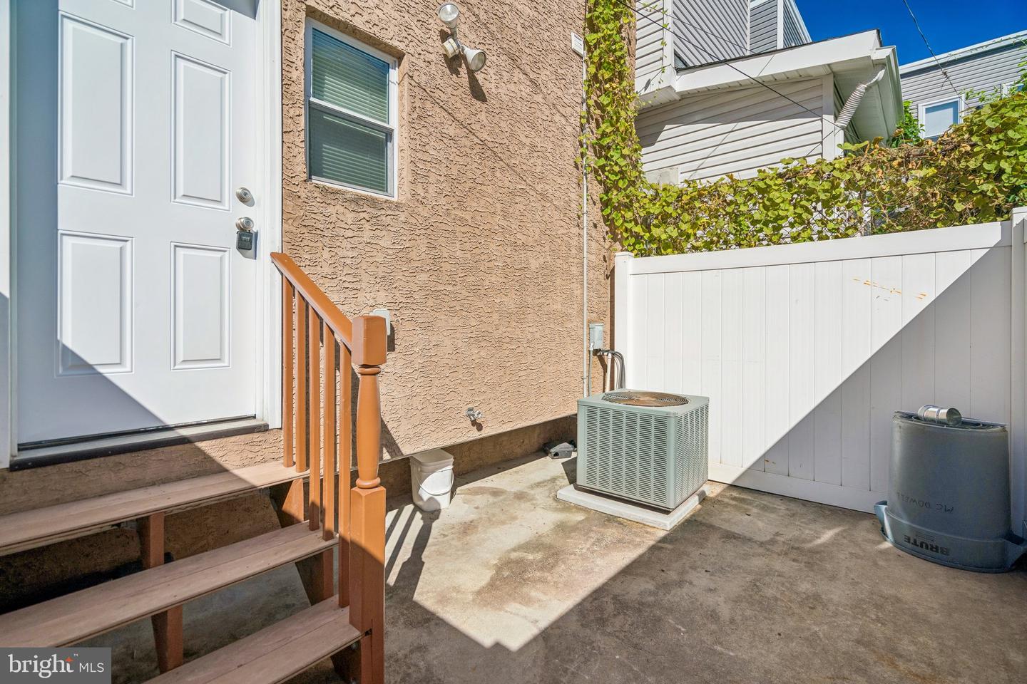 2137 N 10th St Property Photo 12