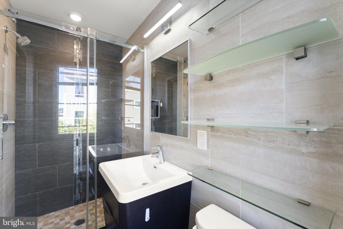 2110 W Master St #b Property Photo 11