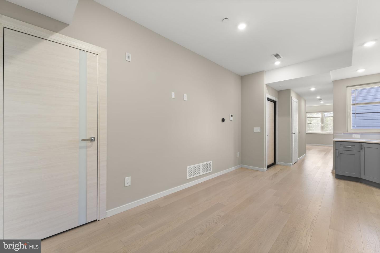 2110 W Master St #b Property Photo 13