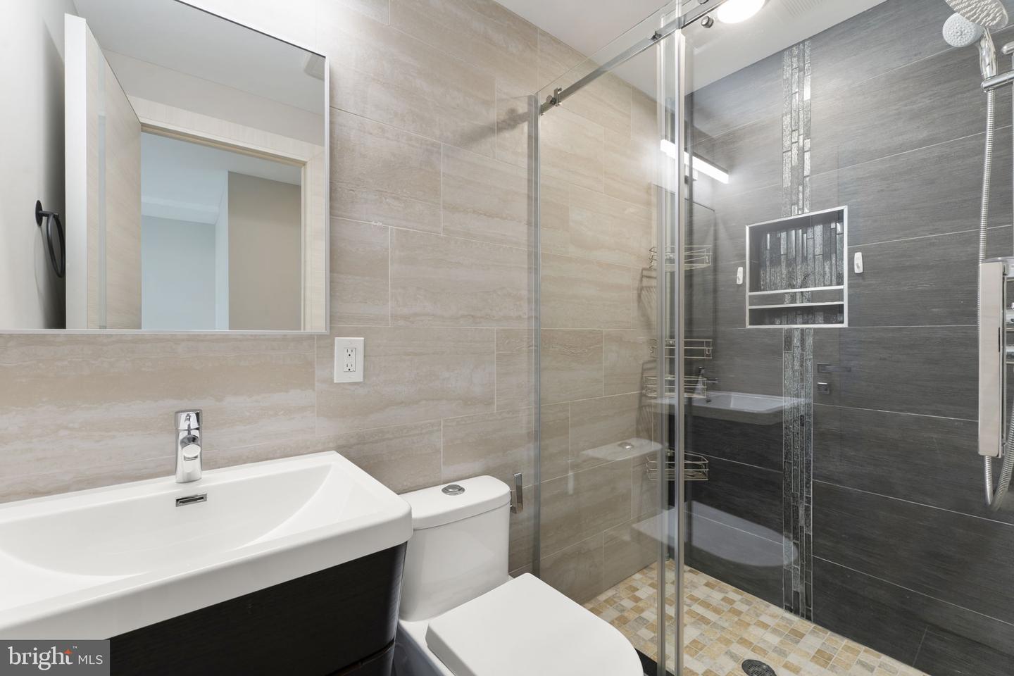 2110 W Master St #b Property Photo 18
