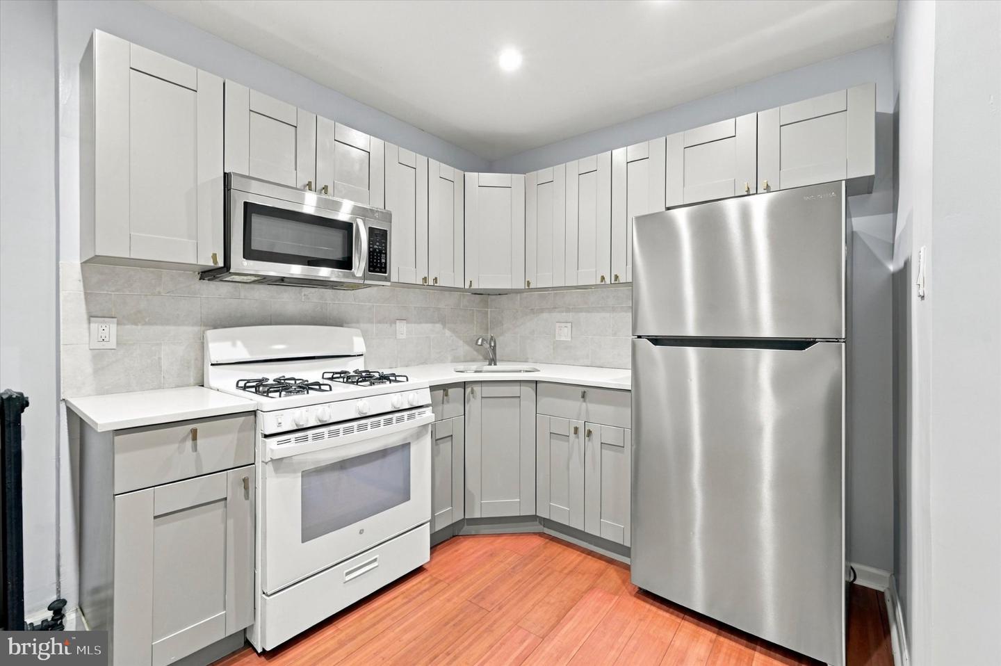 7076 Forrest Ave Property Photo 13