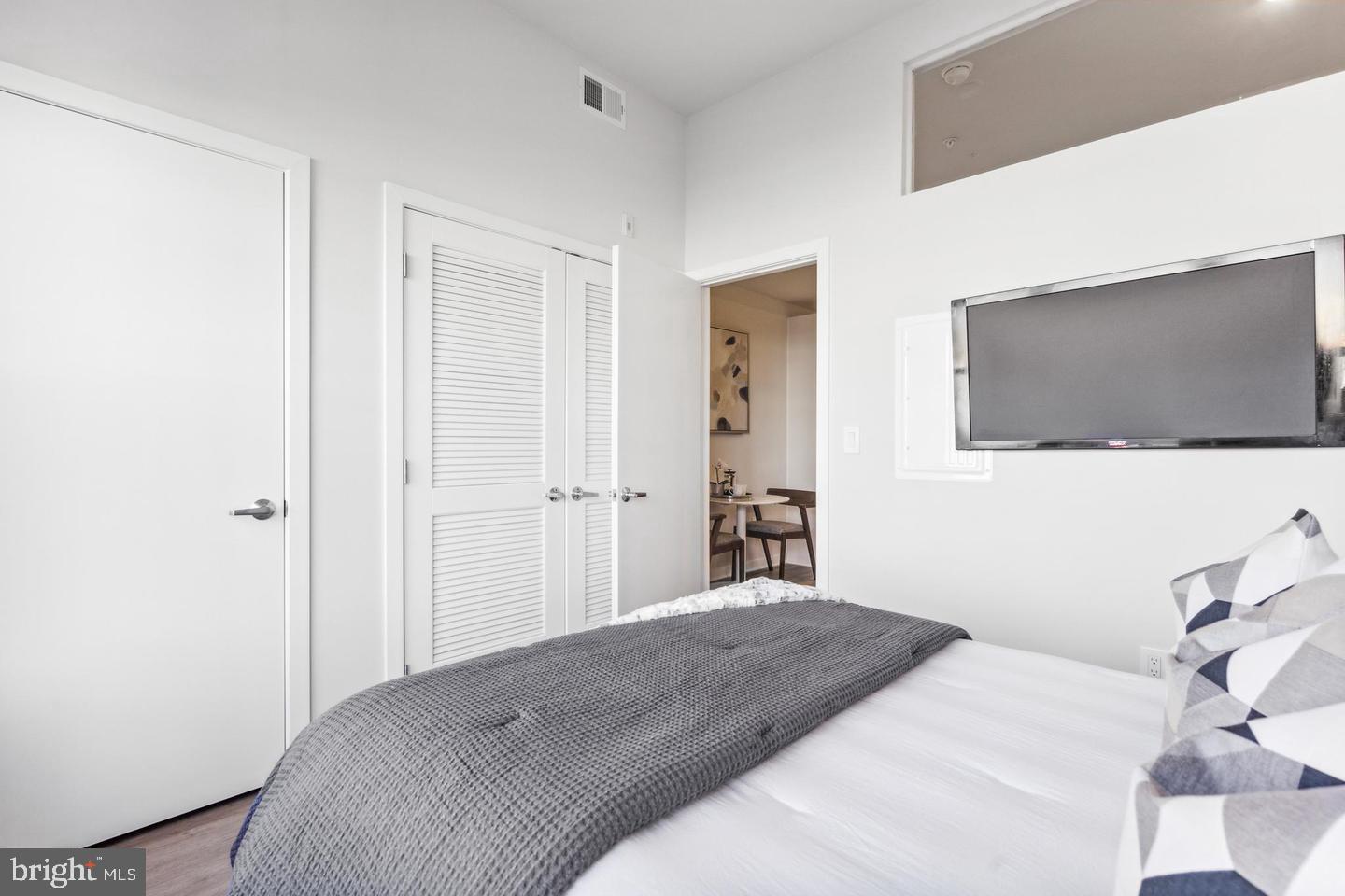 1330 S Patton St #unit 202 Property Photo 7
