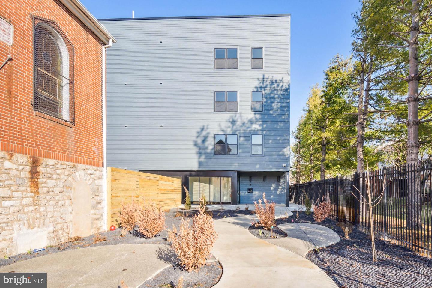 1330 S Patton St #unit 202 Property Photo 18