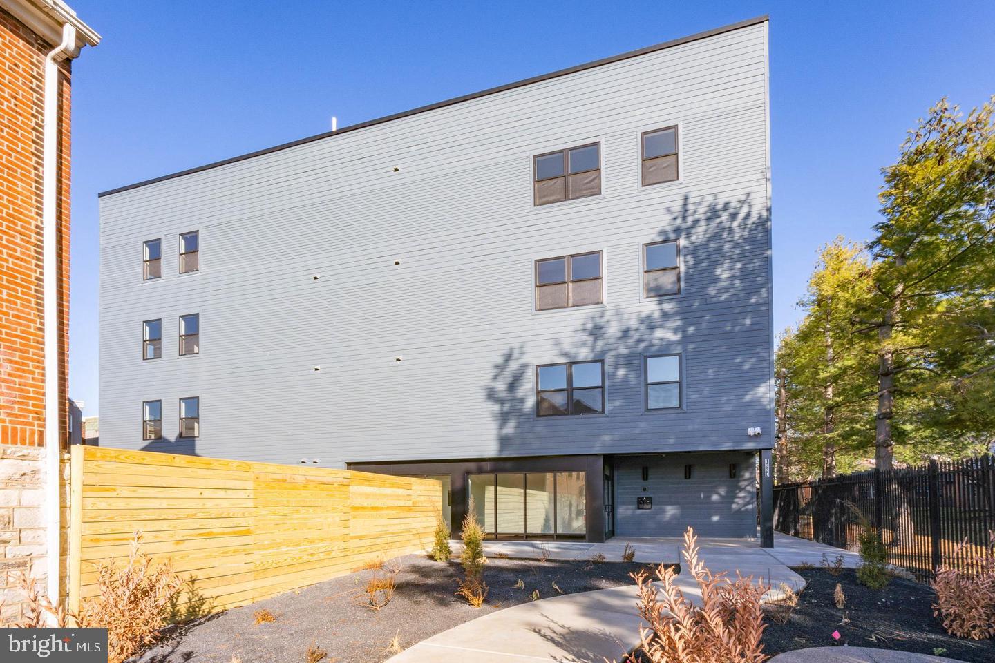 1330 S Patton St #unit 202 Property Photo 19