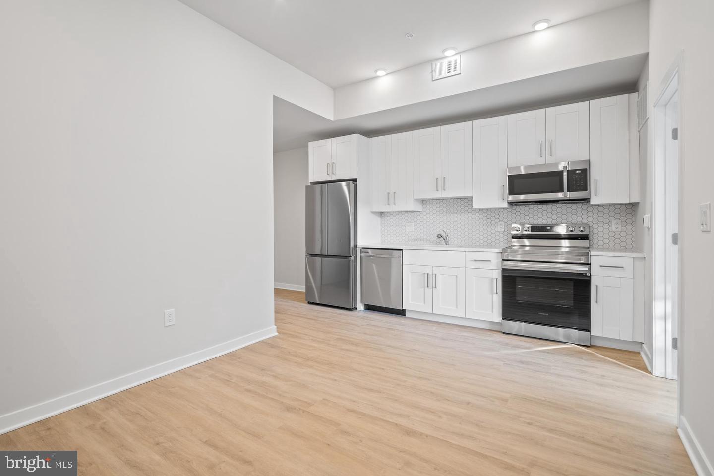 1330 S Patton St #unit 202 Property Photo 22
