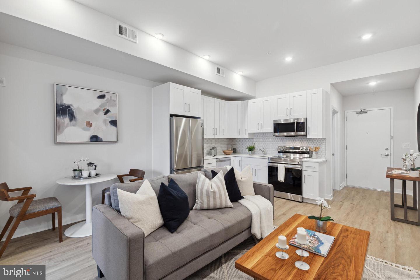 1330 S PATTON ST #UNIT 206 Property Photo 1