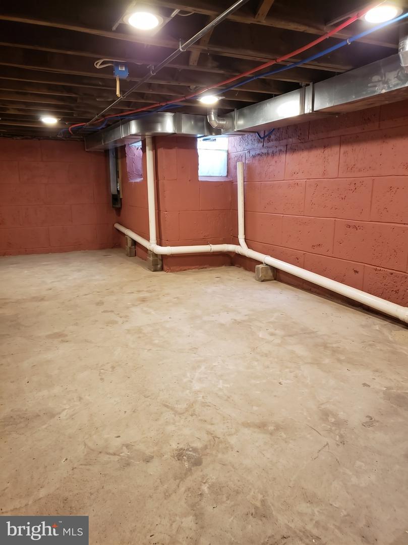 48 E Price St Property Photo 10