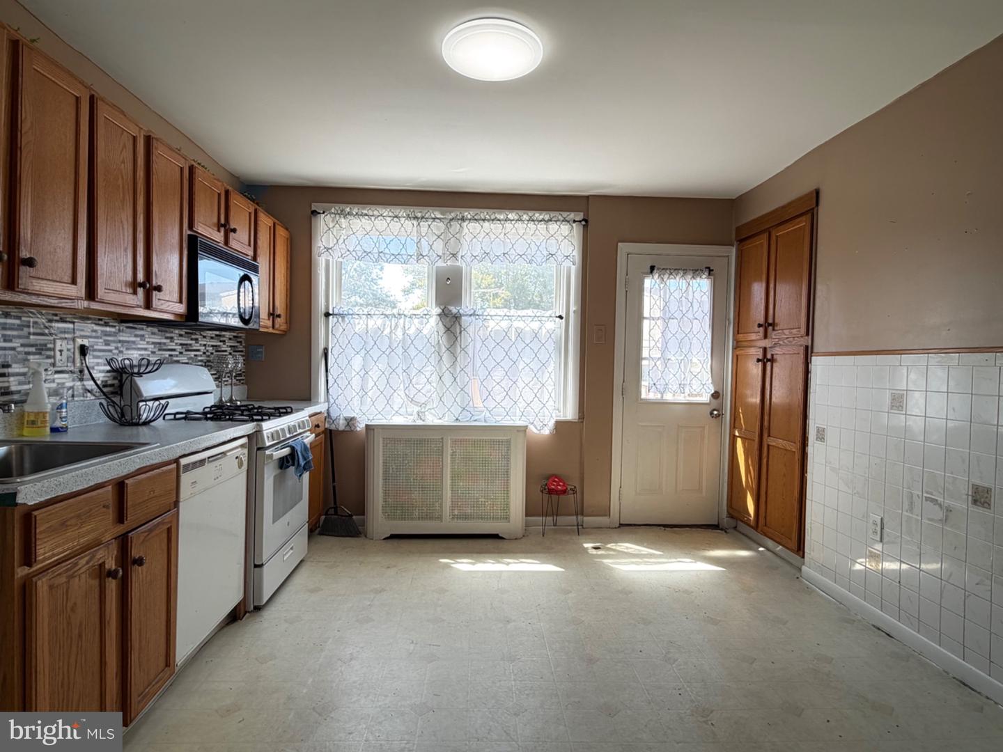3332 Brighton St Property Photo 2
