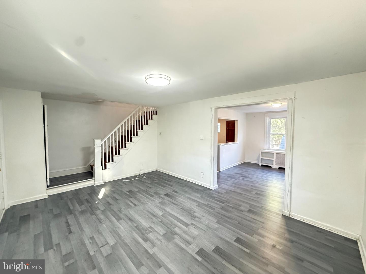 6057 Lawndale St Property Photo 5