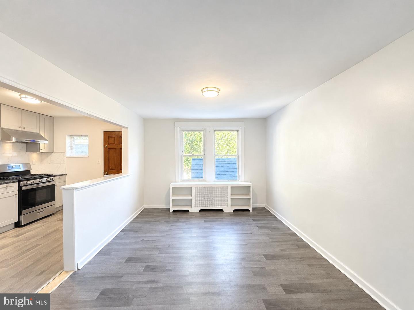 6057 Lawndale St Property Photo 6