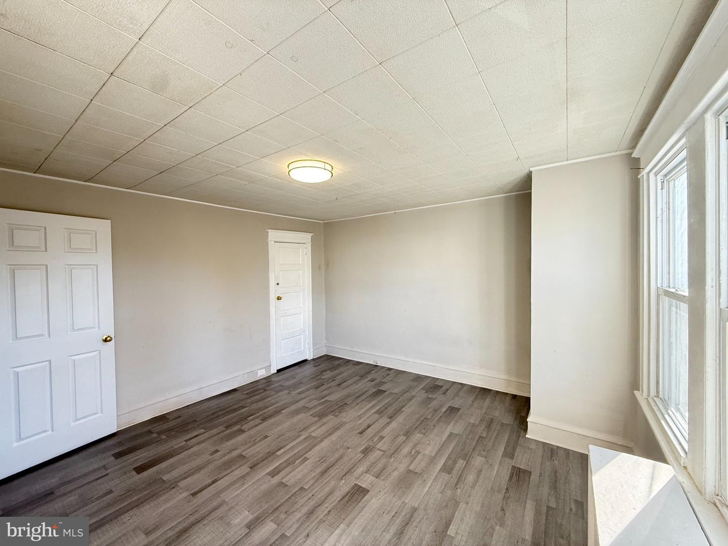 6057 Lawndale St Property Photo 14