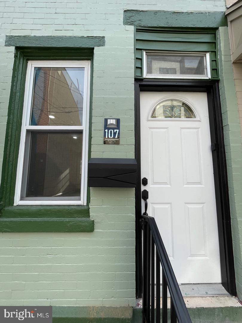 107 Kingsley St Property Photo 7