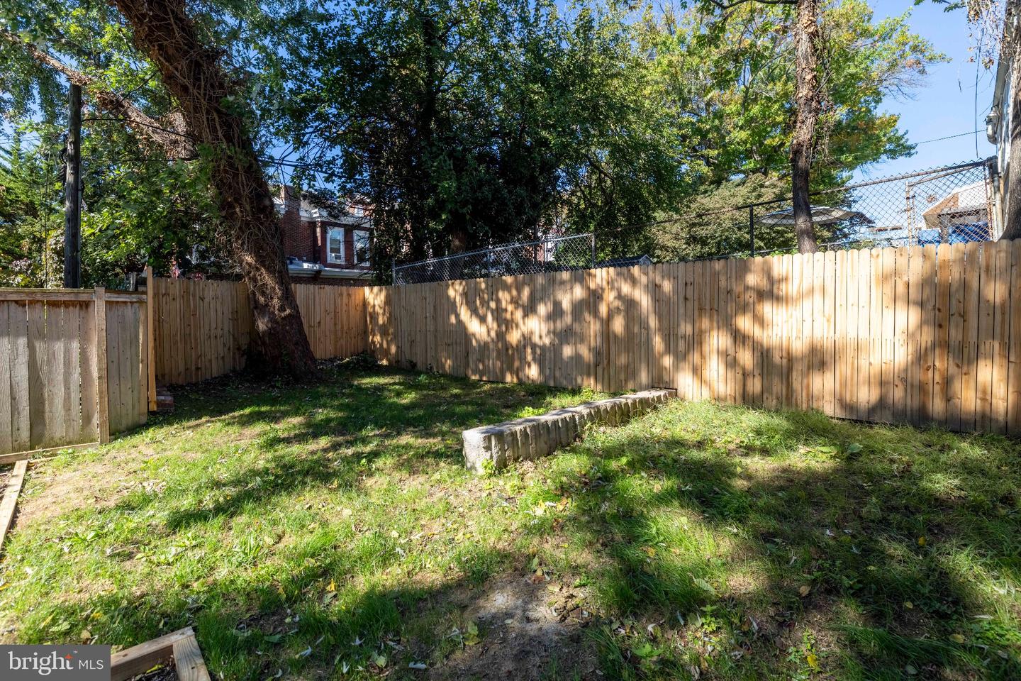 334 Roxborough Ave Property Photo 47