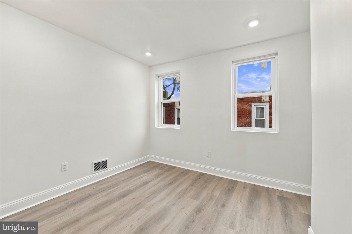 1415 S Vogdes St Property Photo 10