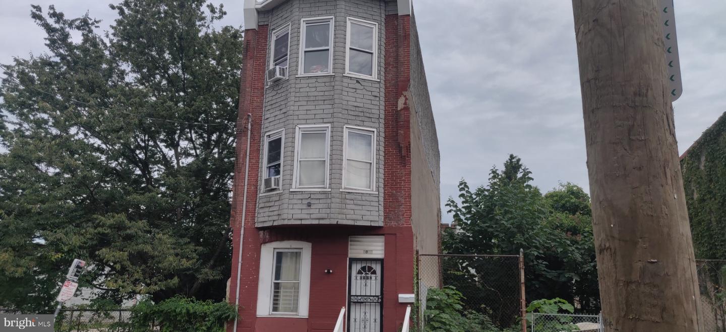 3039 W York St Property Photo 1