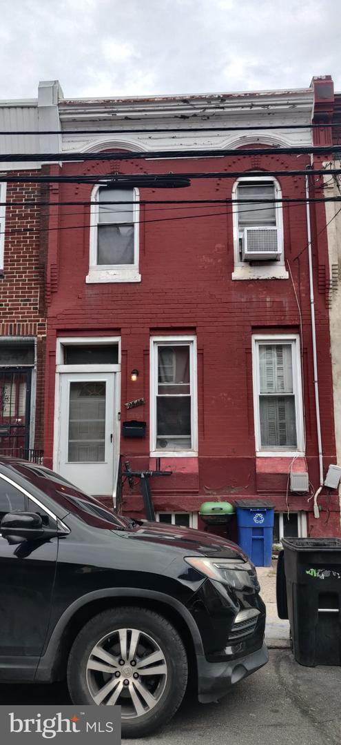 2545 N 17th St Property Photo 1