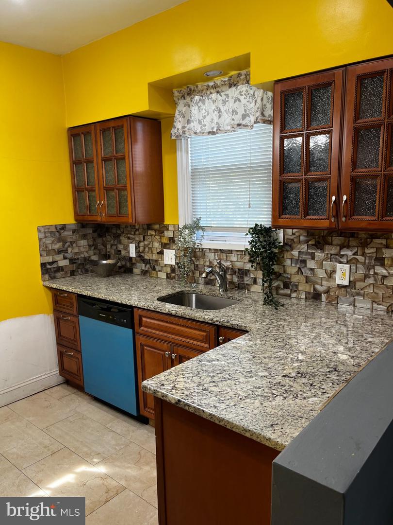 5731 Drexel Rd Property Photo 9