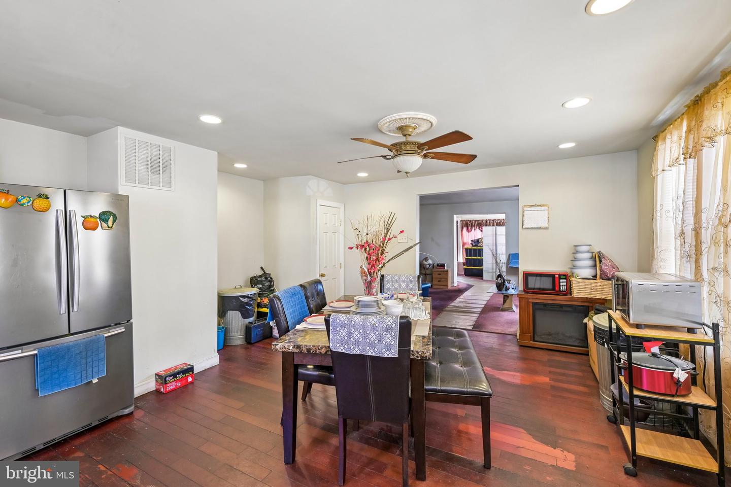 6651 Dorel St Property Photo 8