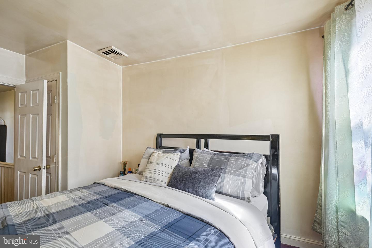 6651 Dorel St Property Photo 11