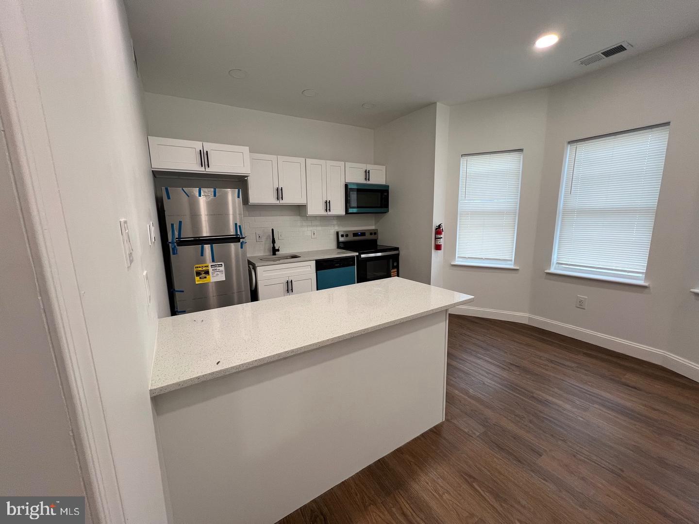 2145 ELKINS AVE #B Property Photo 1