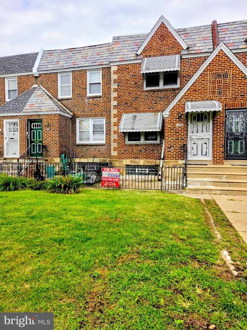 1167 E Dorset St Property Photo 3