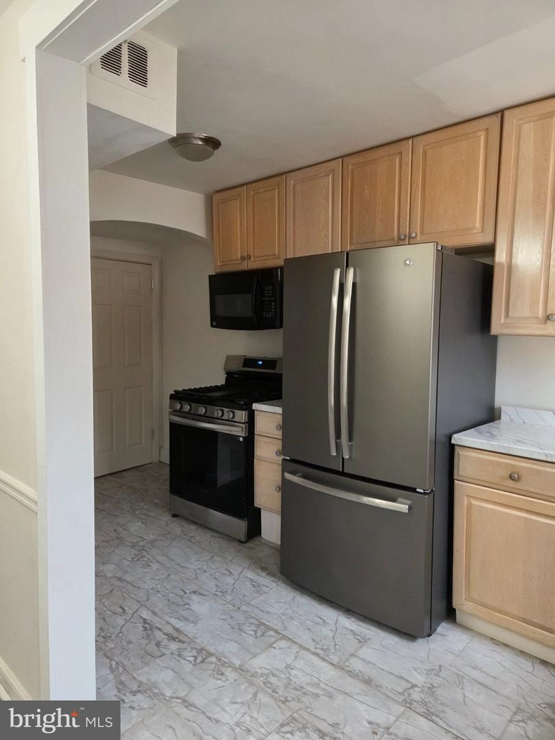 1167 E Dorset St Property Photo 9