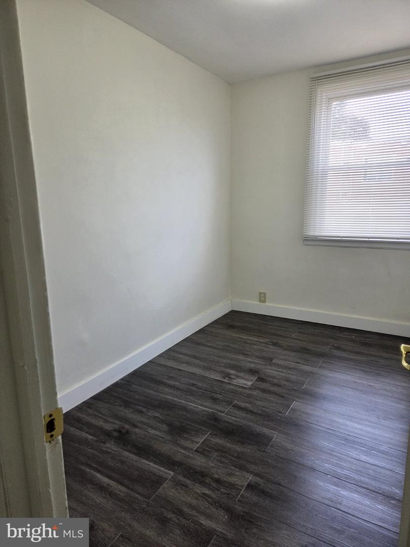 1167 E Dorset St Property Photo 18
