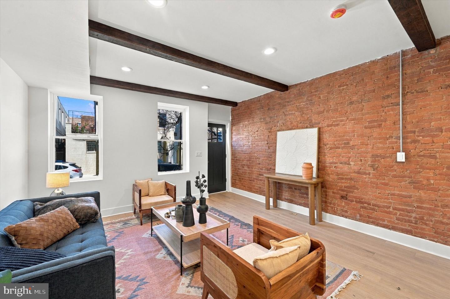 1204 Moore St Property Photo 6