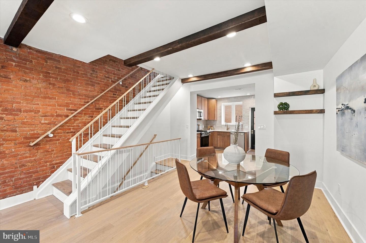 1204 Moore St Property Photo 9