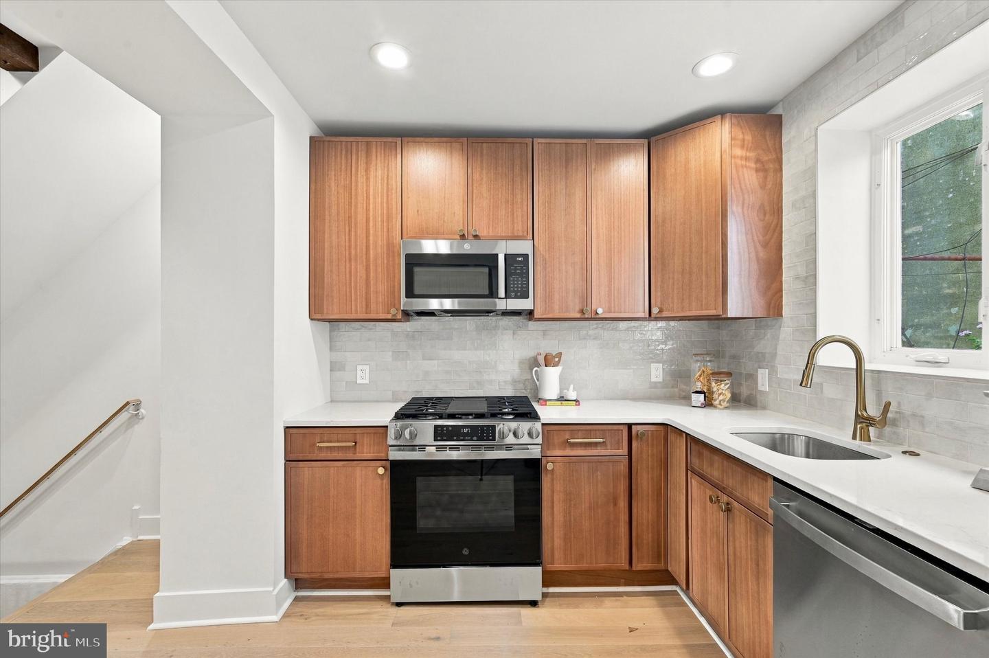 1204 Moore St Property Photo 15
