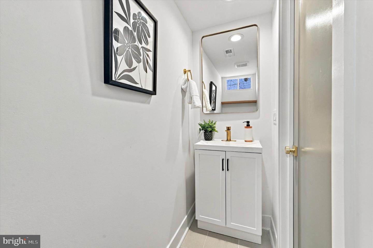 1204 Moore St Property Photo 16