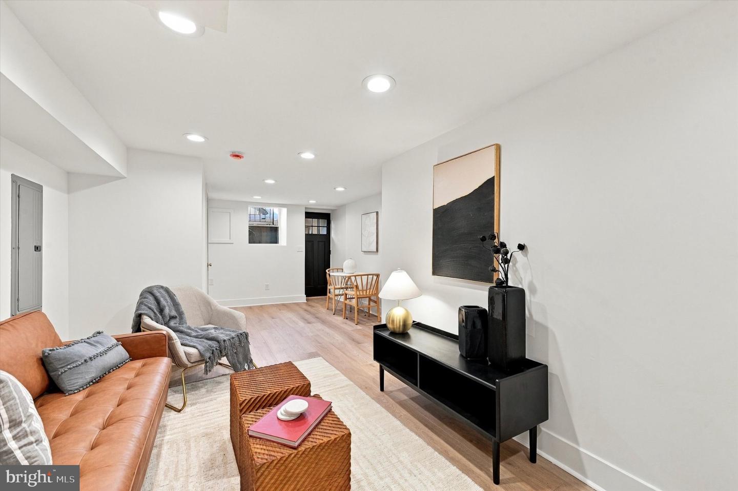 1204 Moore St Property Photo 31